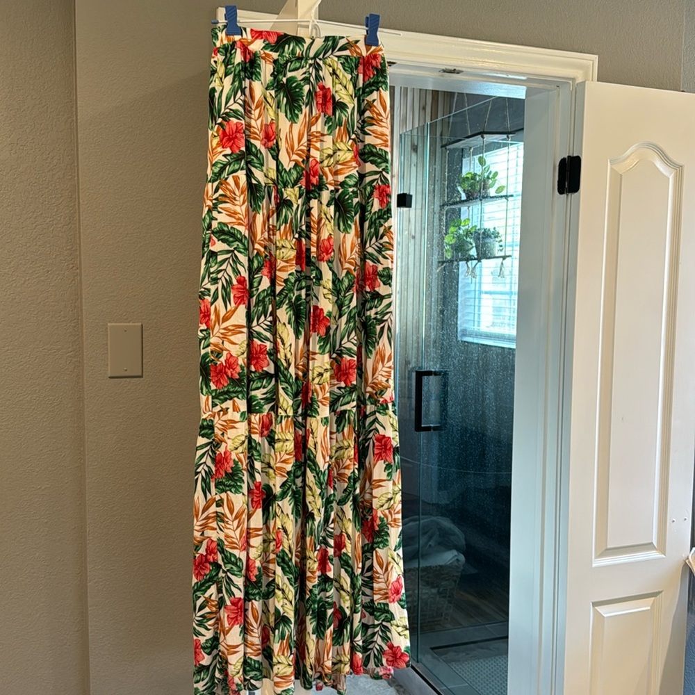 Maxi skirt, floral, size Small, from Francesca’s, Blue Rain